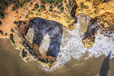 Tide Meets Rocks